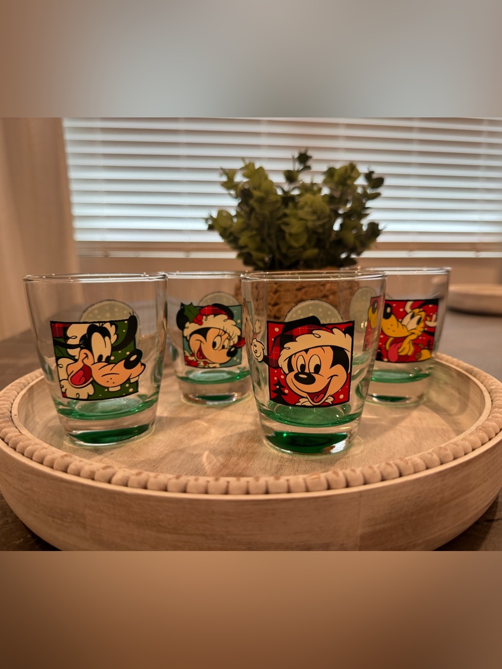 Disney Christmas Holiday Glasses - Set of 4 - NWT - Rare, retired design